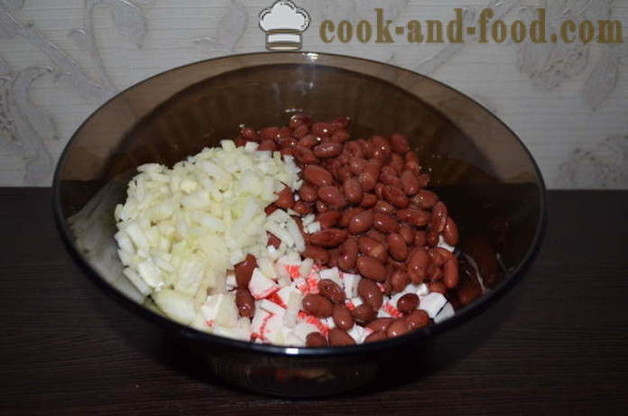 Jednoduchý šalát z červenej fazule s paradajkami - ako pripraviť šalát s červenými fazuľami, krok za krokom recept fotografiách