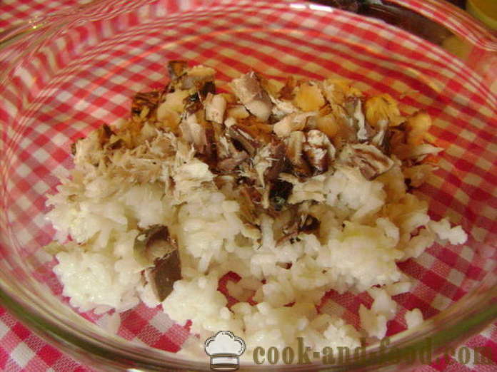 Jednoduché rybí šalát s ryžou a vajcom - ako variť rybí šalát s ryžou, krok za krokom recept fotografiách