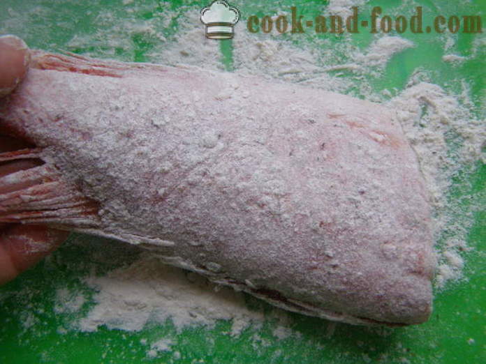 Morský vlk pečený na panvici - ako variť vyprážané ostrieža, krok za krokom recept fotografiách