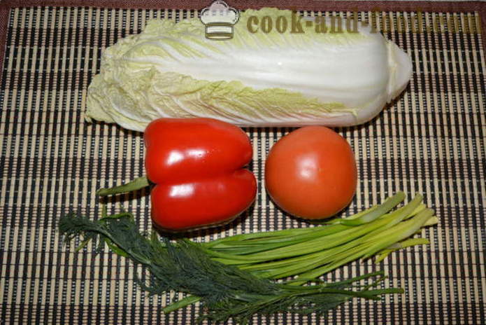 Šalát s čínskej kapusty, paradajky a papriky - ako pripraviť šalát z čínskej kapusty, krok za krokom recept fotografiách