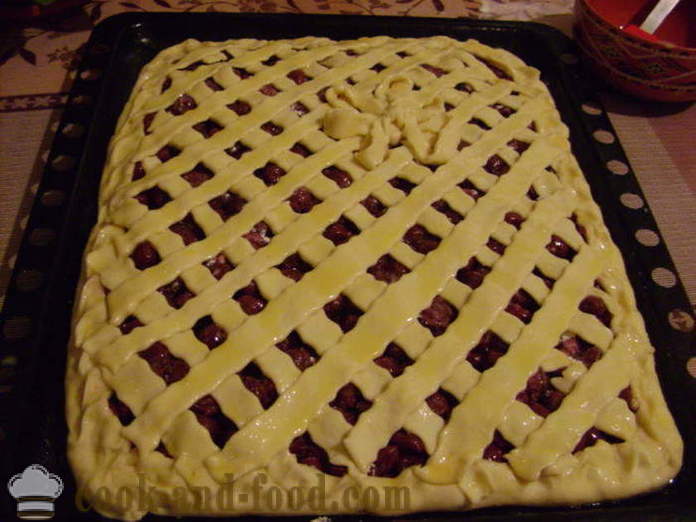 Vonkajší kvasnice torta s višňami - ako variť tortu s čerešní v rúre, sa krok za krokom recept fotografiách