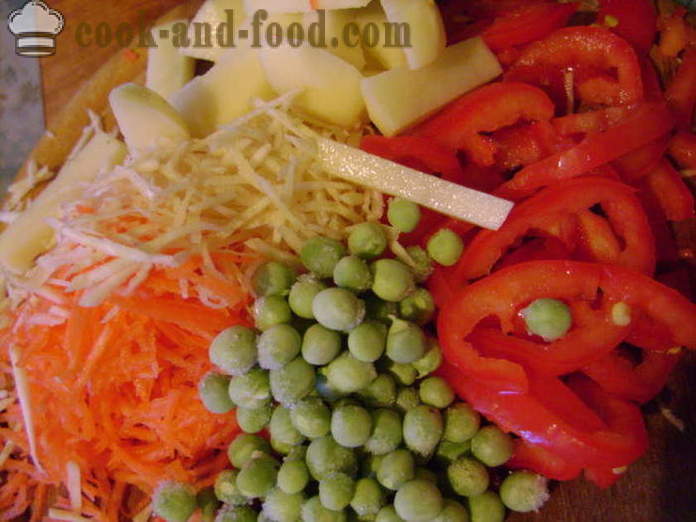 Zeleninová polievka s knedličkami a rezancami - ako variť polievku s knedličkami a rezancami, sa krok za krokom recept fotografiách
