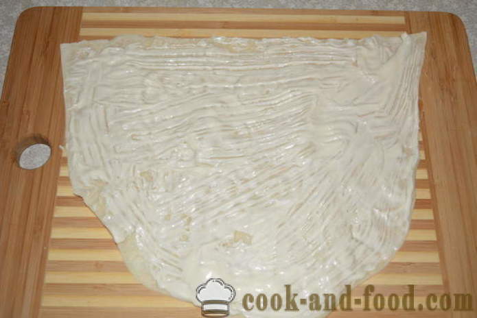 Jednoduchá úloha pita chlieb s šproty, syry a vajcia - ako variť bochník pita chlieb s šproty, krok za krokom recept fotografiách