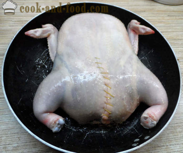 Plnená kuracie mäso bez kostí v rúre - ako variť kurča plnené bez kostí, krok za krokom recept fotografiách