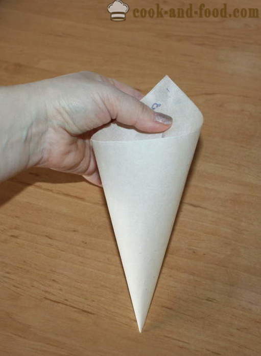 Ako vyrobiť potrubie tašku doma s vlastnými rukami z papiera