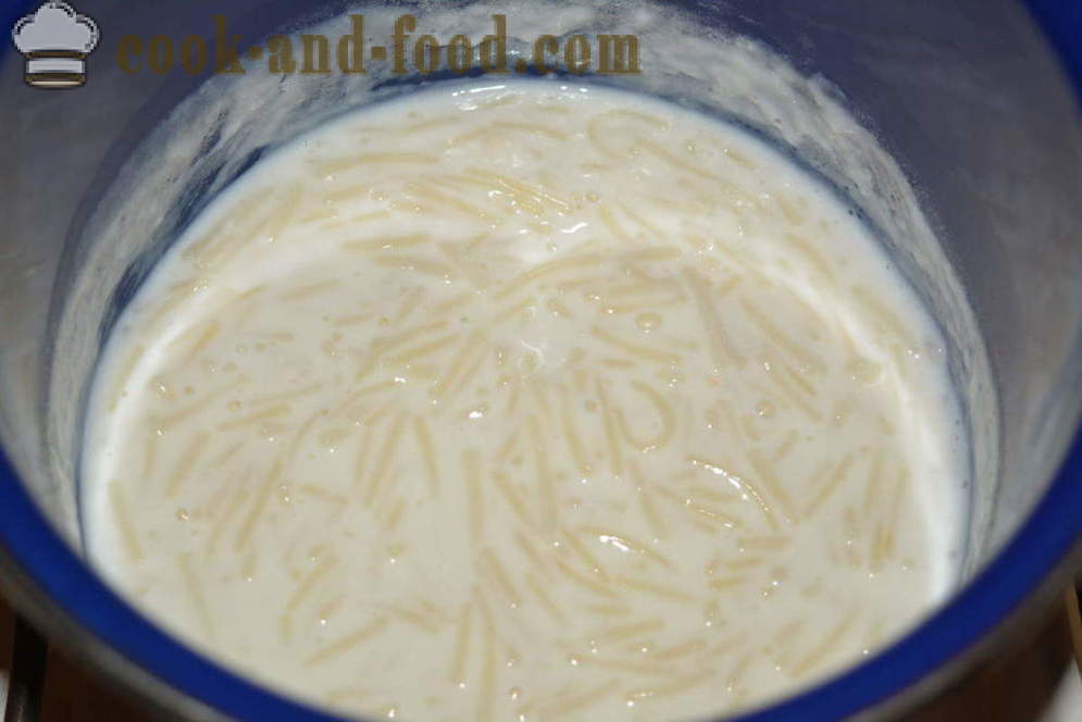 Mlieko rezance pre deti - ako variť rezance mlieko v panvici, krok za krokom recept fotografiách
