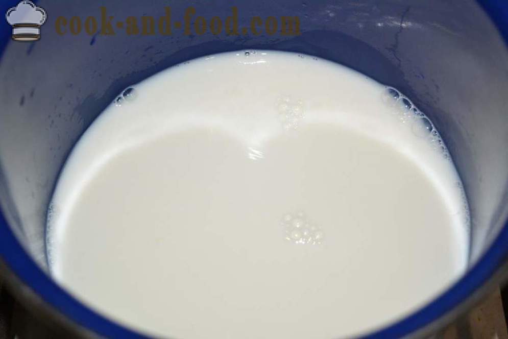 Krupica v mlieku bez hrudiek v panve - ako variť kašu s mliekom bez hrudiek, krok za krokom recept fotografiách