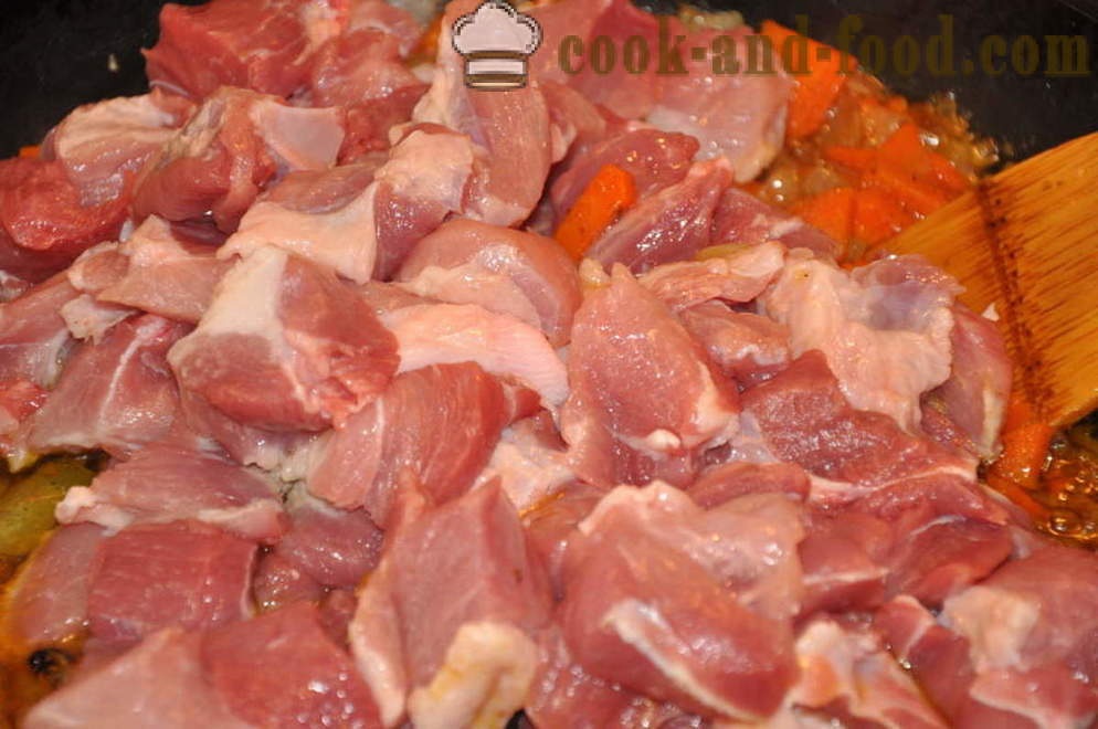 Delicious pilaf pilaf s bravčovým mäsom v panve - ako variť pilaf drobeniu bravčové mäso na tanieri, krok za krokom recept fotografiách