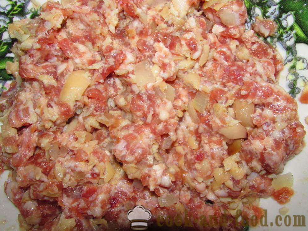 Lahodné karbonátky s hubami a mäsom - Ako variť šťavnaté placky z mletého mäsa, krok za krokom recept fotografiách