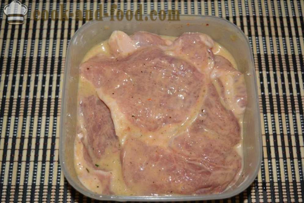 Bravčové mäso pečené v rúre s hubami a syrom - ako bravčové pečienky v rúre, sa krok za krokom recept fotografiách