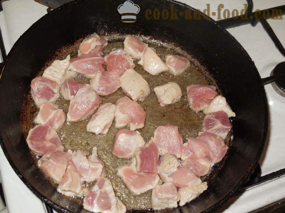 Dusené mäso s mäsom a zemiaky - ako variť pečienku v rúre, sa krok za krokom recept fotografiách