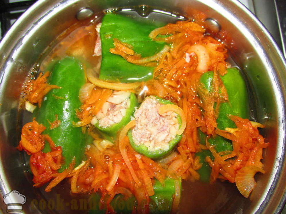 Plnené papriky s mäsom a šampiňónmi - ako variť plnené papriky, krok za krokom recept fotografiách