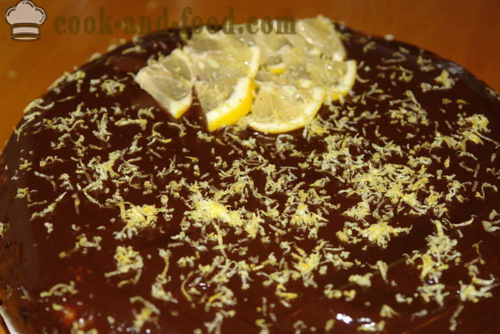 Lahodný čokoládový piškótový tortu s kyslou smotanou - ako urobiť čokoládovú tortu, krok za krokom recept fotografiách