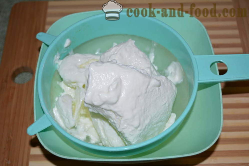 Tvaroh mrazeného jogurtu - ako sa robí syr z úložiska jogurt doma, krok za krokom recept fotografiách