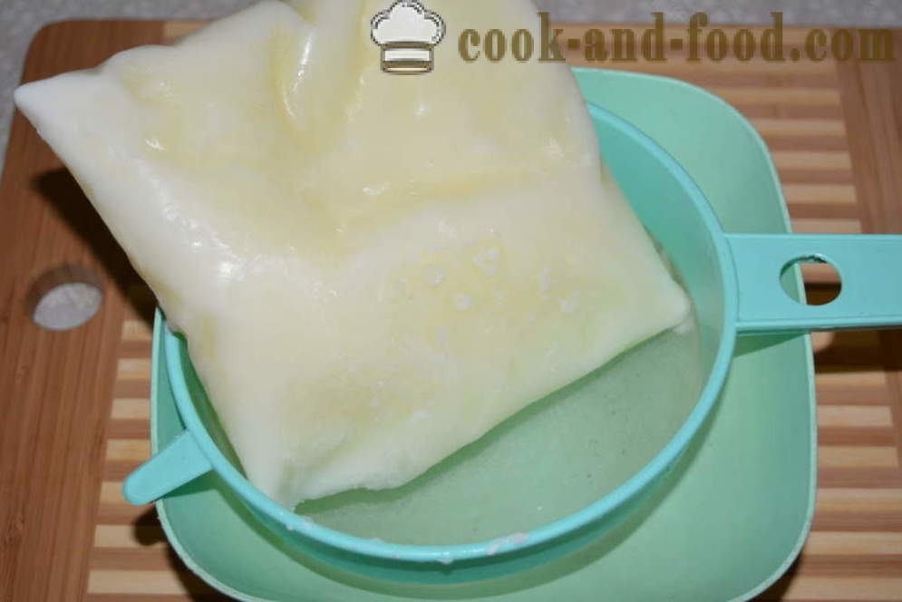 Tvaroh mrazeného jogurtu - ako sa robí syr z úložiska jogurt doma, krok za krokom recept fotografiách