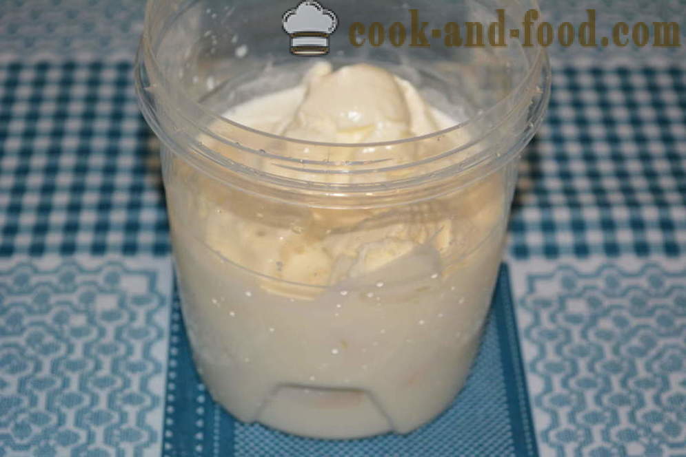 Mliečny koktail so zmrzlinou a banán v mixéri - Ako si vyrobiť koktail doma krok za krokom recept fotografiách