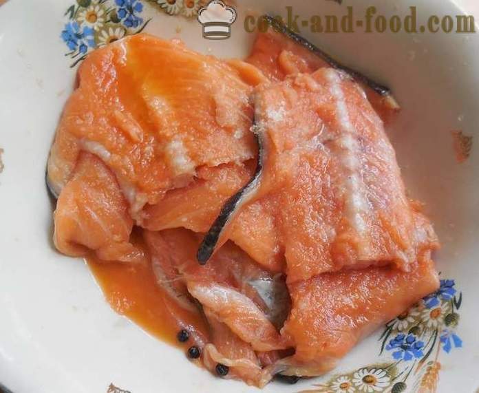 Ako naložiť hrebene červené ryby s kvapalným dymom - lahodný recept hrebene solené lososa, s fotkami
