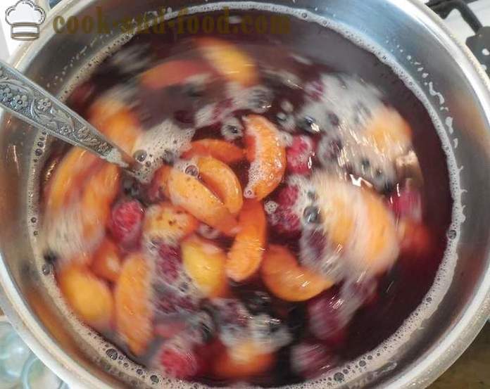 Ovocné želé ríbezle bobule, moruše, marhule a škrobu - ako variť želé bobule a škrobu, s krok za krokom recept fotografiách