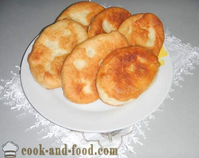 Kvasinkové koláče s zemiaky pečené na panvici