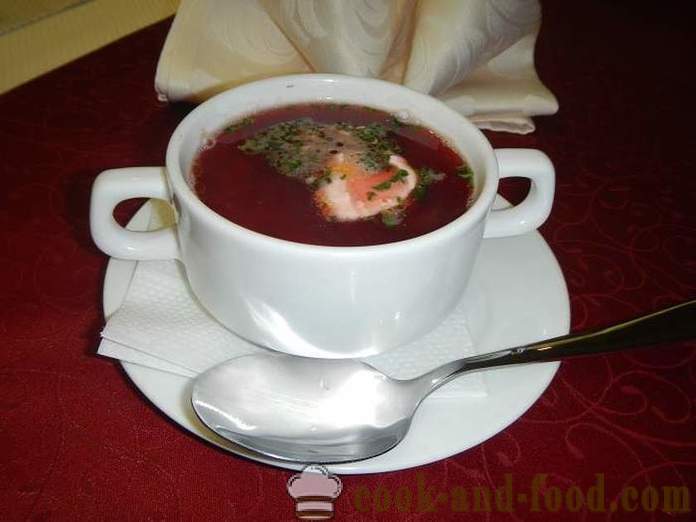 Classic červený boršč s cukrovú repu a mäso - ako variť polievku - krok za krokom recept s fotografiou ukrajinskej boršč