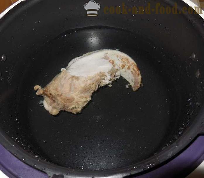 Polievka z kyslej kapusty v multivarki - ako variť kyslá polievka s jazykom a oblečený s cesnakom a slaninou, krok za krokom recept s fotografiami.