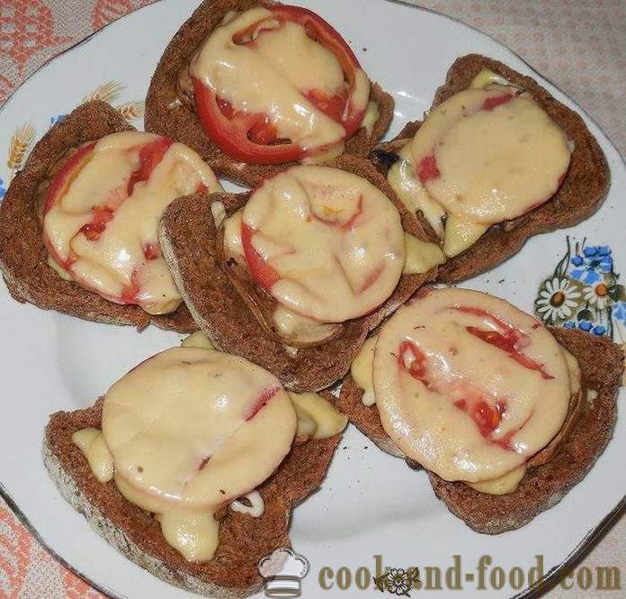 Lahodné teplé sendviče s huby šampiňóny - recept na horúce sendviče v rúre - s fotkami