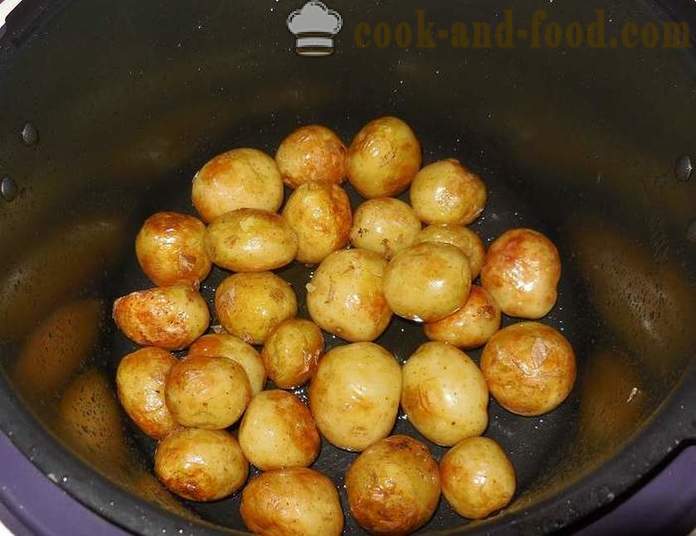 Mladí zemiaky multivarki s kyslou smotanou, kôprom a cesnakom - krok za krokom recept s fotografiami as lahodnou variť nové zemiaky