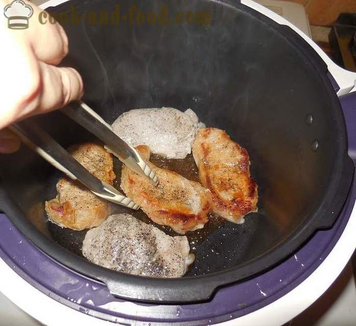 Šťavnatý bravčový steak s cibuľou - ako sa variť lahodný steak vo multivarki - krok za krokom recept fotografiách