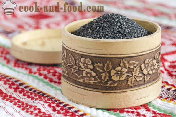 Chetvergova soľ - tradičné veľkonočné čierna soľ, jednoduché recepty, ako variť čiernu soľ.