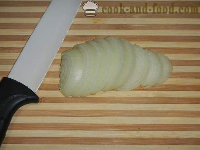 Jednoduchý šalát z kuracích pečene - krok za krokom recept na pečeň šalát vrstiev (s fotografiami).