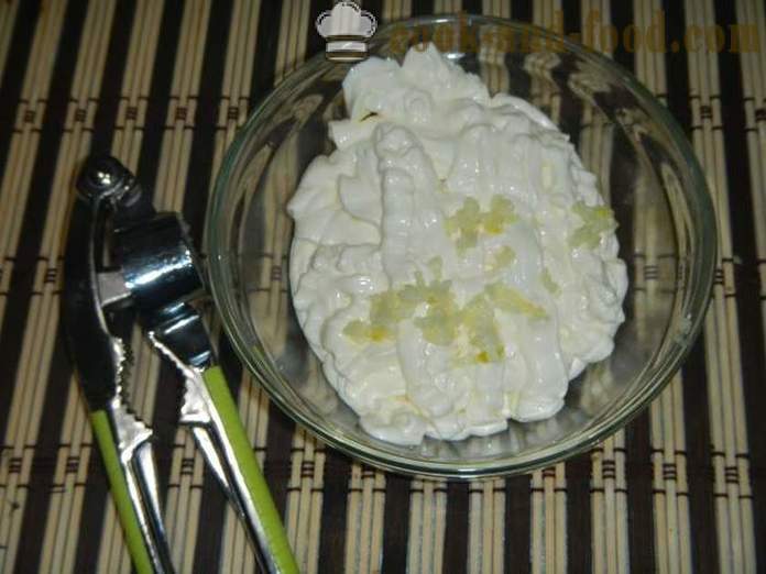 Šťavnatá bravčová rebierka s cesnakovou omáčkou - ako variť šťavnaté bravčové kotlety, krok za krokom recept s fotografiami.