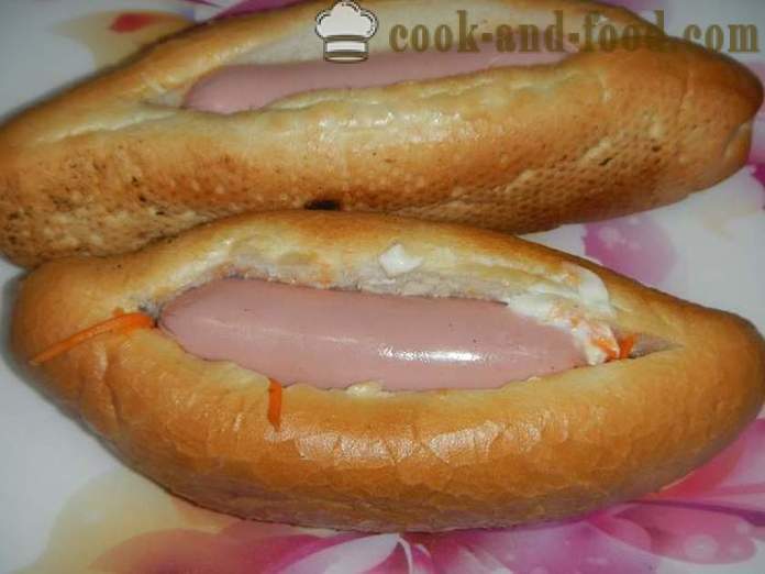 Chutnú domácu hot dog - ako sa robí párok v rožku, krok za krokom recept s fotografiami.