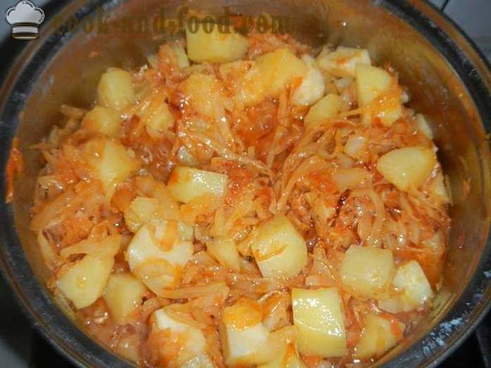 Zeleninový guláš so zemiakmi a kapustou v multivarki, hrnce alebo panvice. Recept ako urobiť zeleninový guláš - krok za krokom s fotografiami.