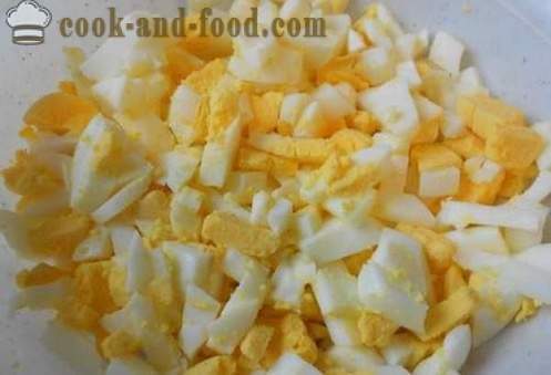 Hubový šalát s hubami, syrom a vajcami. Jednoduchý, chutný a zdravý recept s fotografiami.