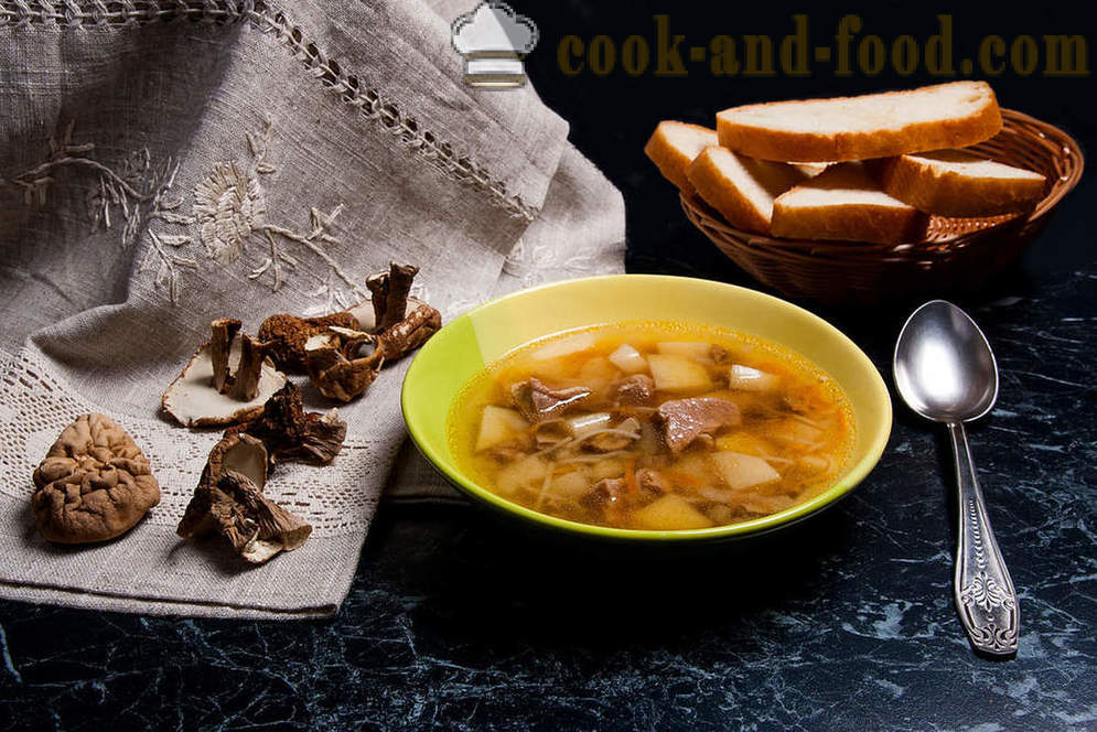 Recept na hubovú polievku s bielymi hubami a cestovinami - video recepty doma